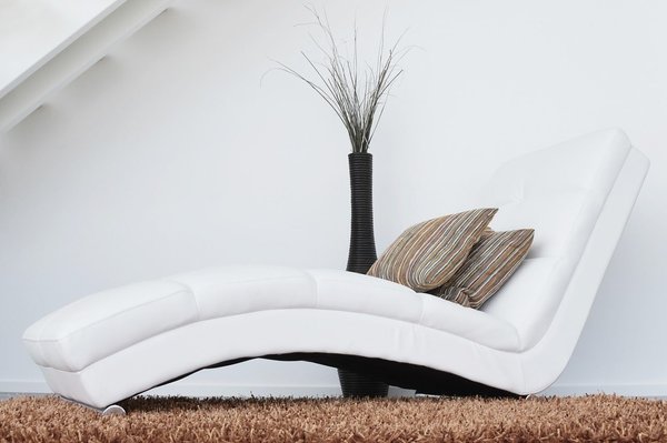 Les astuces pour choisir la décoration idéale autour d'un canapé convertible