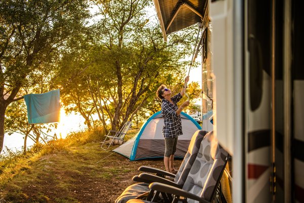 Quels sont les campings de Fréjus qui acceptent les réservations de dernière minute ?